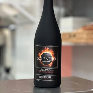 Vino rosso Solenero