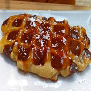 Crepe O Gofre Con Sirope De Arce