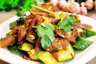 8«Пекин» салаты Салат «Пекинский» 牛肉拌黄瓜