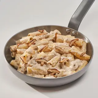 Pasta con salsa ai Funghi e Tartufo