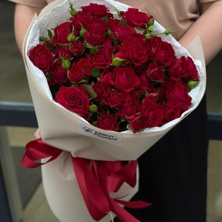 15 гілочок кущової троянди 