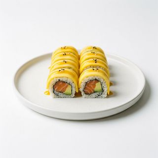 Uramaki mango roll