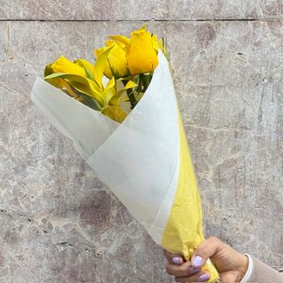 Media Docena De Rosas Amarillas