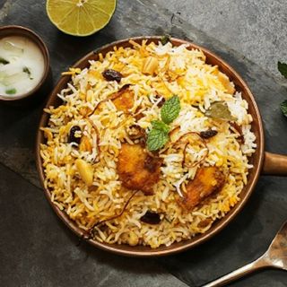 Fish Bombay Biryani - Medium Pack (650 ML) + 1 Drink