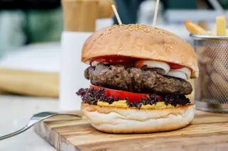 Kuvarov burger i pomfrit 350gr