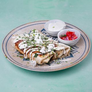 Enchillada Roja con carde De Res - NOVO