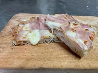 Pizza crostino in mezza teglia