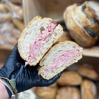 Panino cotto e melanzane sott'olio Molisane 