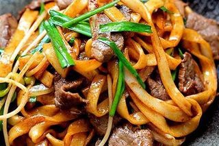 phỏ' xào cà ri bò