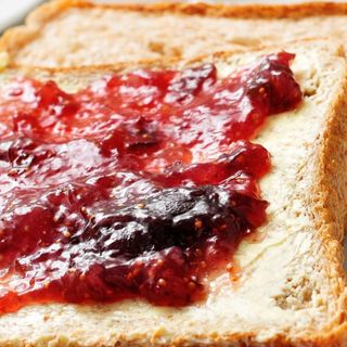 Tostadas Con Mermelada Y Mantequilla
