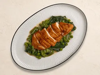 Стейк з курки з горошком і броколі (310g)