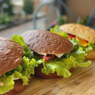 Чіабата з фетою та помідорами  (220г)