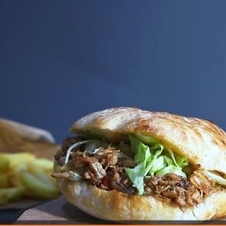 HANBAO CU PORC 270G PRODUS NOU !