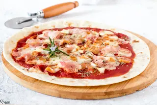 Piada con pasta di pizza