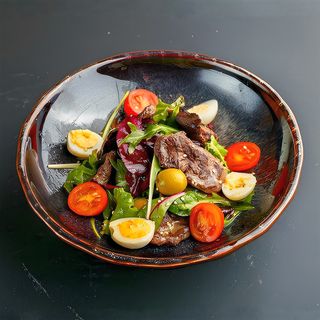 Теплый салат из конины