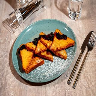 Frigănele pufoase cu gem de afine