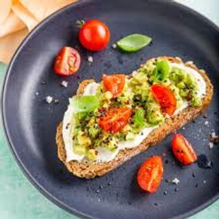 Tostada De Aguacate Y Tomate