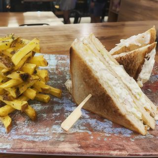 Sándwich Manhattan Club