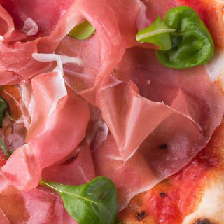 Pizza rossa prosciutto