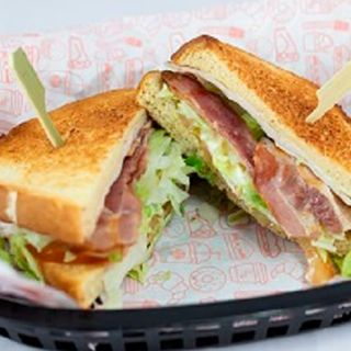 Sándwich BLT pavo