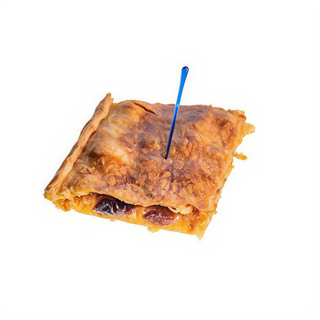 Empanada de Bacalao con Pasas (Ración)