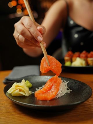 Salmão Sashimi Braseado (6 peças)