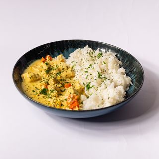 Curry chicken bowl