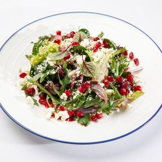 Салат з запеченим буряком та бринзою