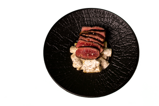 Rigatoni cu vita si sos de trufe