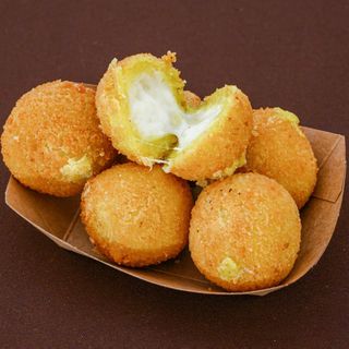 Ración mini bolitas de queso (6 uds.)