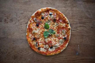 Pizza Romana, Familiar