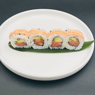 146. Spicy salmone uramaki 8 pezzi