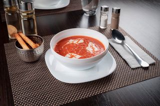 Supa de rosii cu busuioc si crutoane 