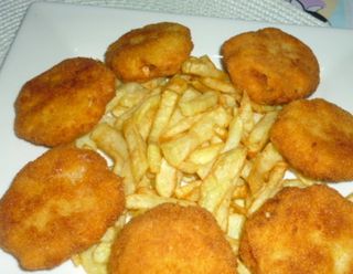 Nuggets Caseros 5 Unidades Con Patatas Fritas