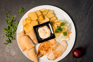 Piept de pui cu cartofi prajiti 500g