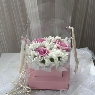 Композиція «Хризантема та Атена Роял» у прозорому боксі