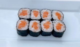 Maki De Salmón (8 Uds.)
