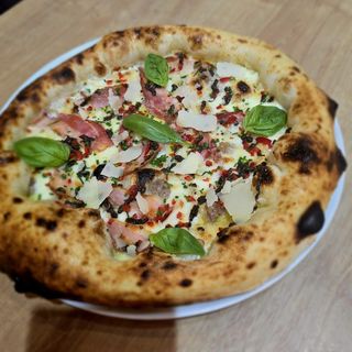 Pizza Salsicia con tartufo