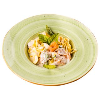 Tagliatelle cu somon fresh si sparanghel