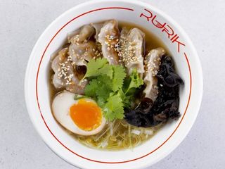 Гедзе, рамен и кимчи