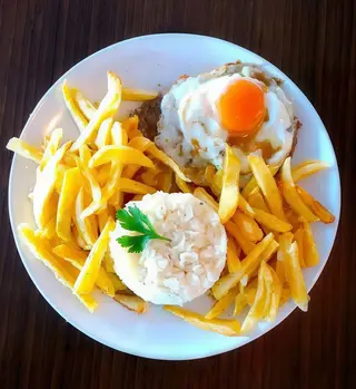 Bitoque de Porco Frito com Alho