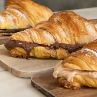Croissant Kinder bueno (Delivery)