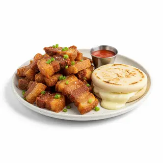 Chicharrón Con Arepa
