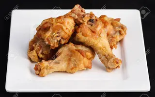 12.Alitas de pollo con sal pimienta