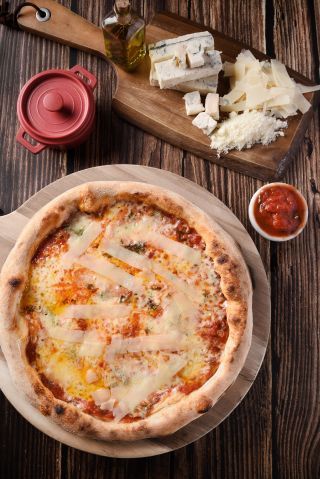 Pizza Cuatro Quesos