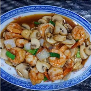 Gambas com cogumelos