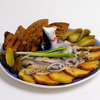 Оселедець з картоплею