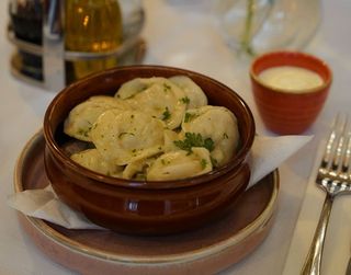 Pielmieni z czterema rodzajami mięsna