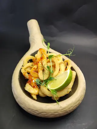 Калмари със сладко чили сос (280гр)