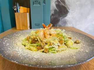 Salata Caesar cu creveti 